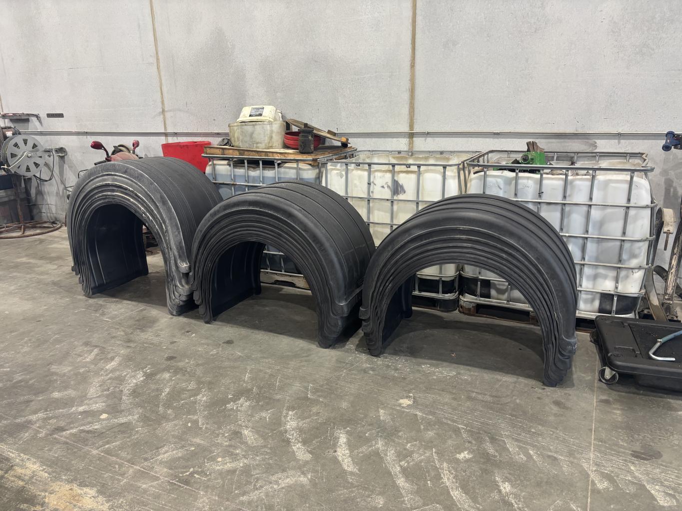 DRIVE AXLE FENDERS